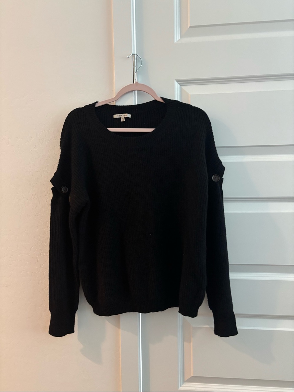 Black Women's Button-Detail Crewneck Knitted Sweater